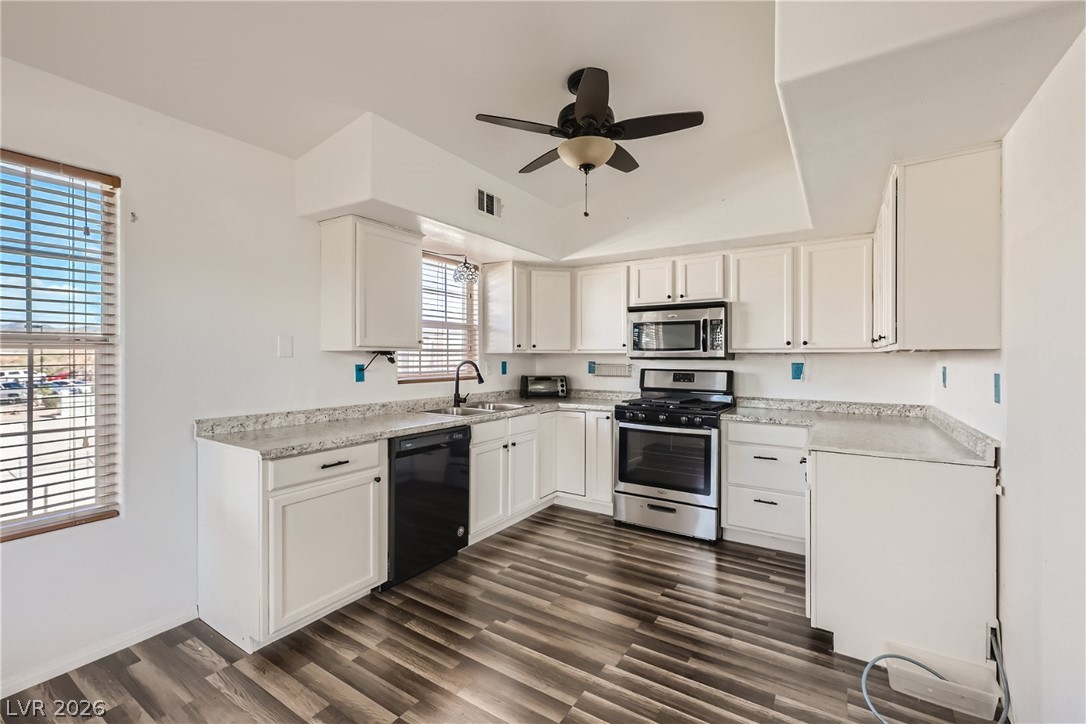 520 Arrowhead Trail 1424 Henderson NV 89015