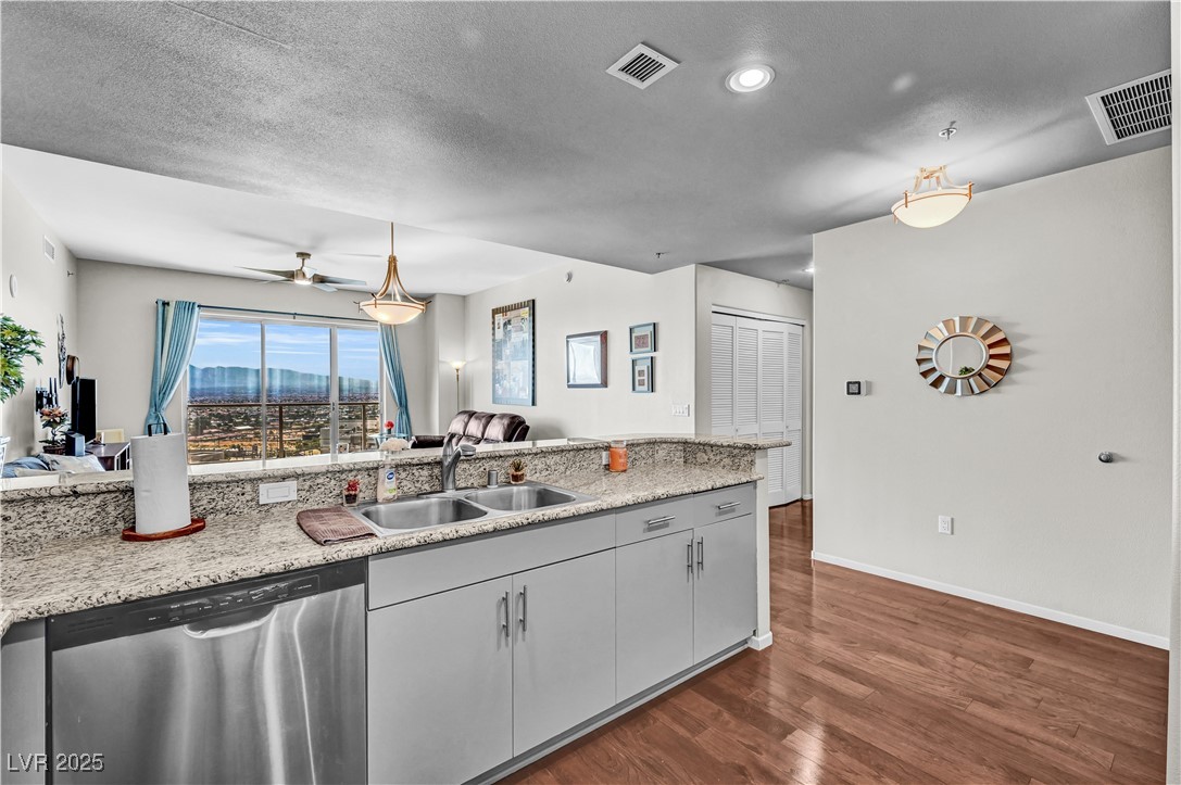 8255 Las Vegas Boulevard 1715 Las Vegas NV 89123