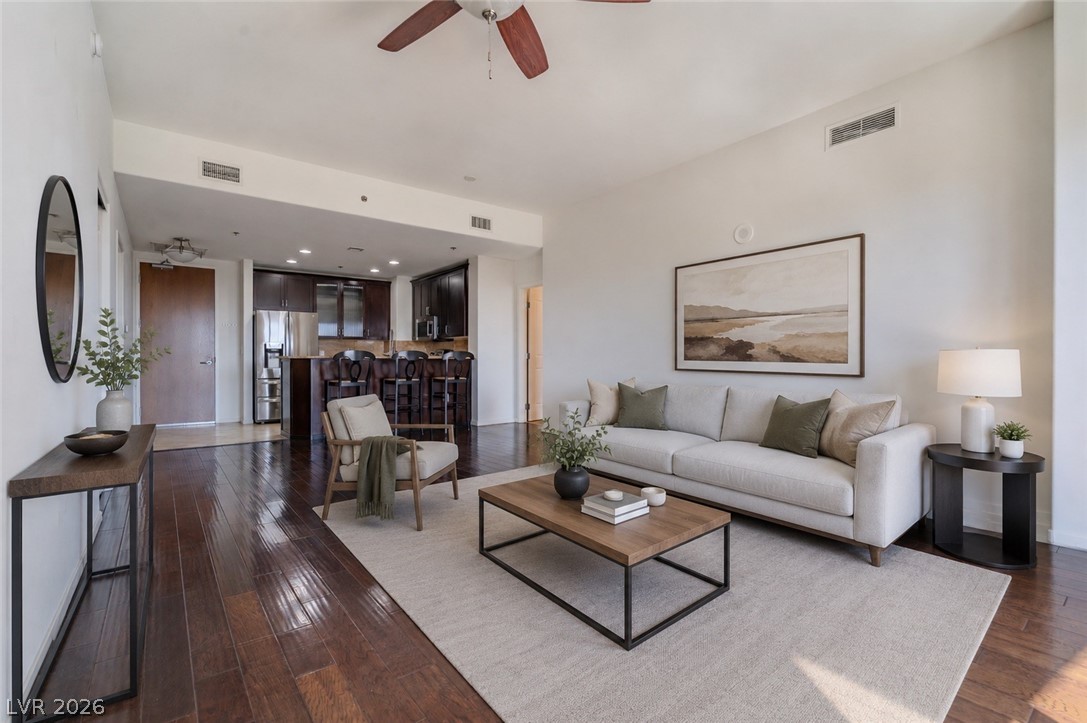 8255 Las Vegas Boulevard 906 Las Vegas NV 89123
