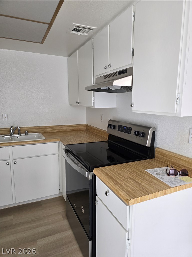 5060 Newport Cove Drive B Las Vegas NV 89119