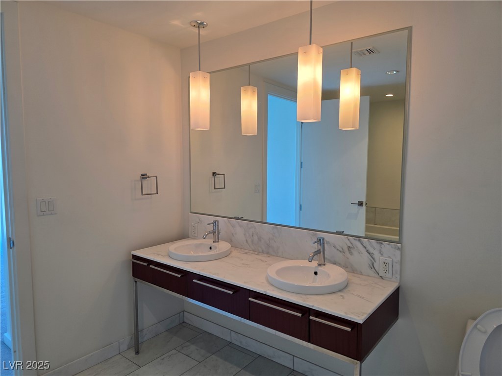 4471 Dean Martin Drive 1104 Las Vegas NV 89103
