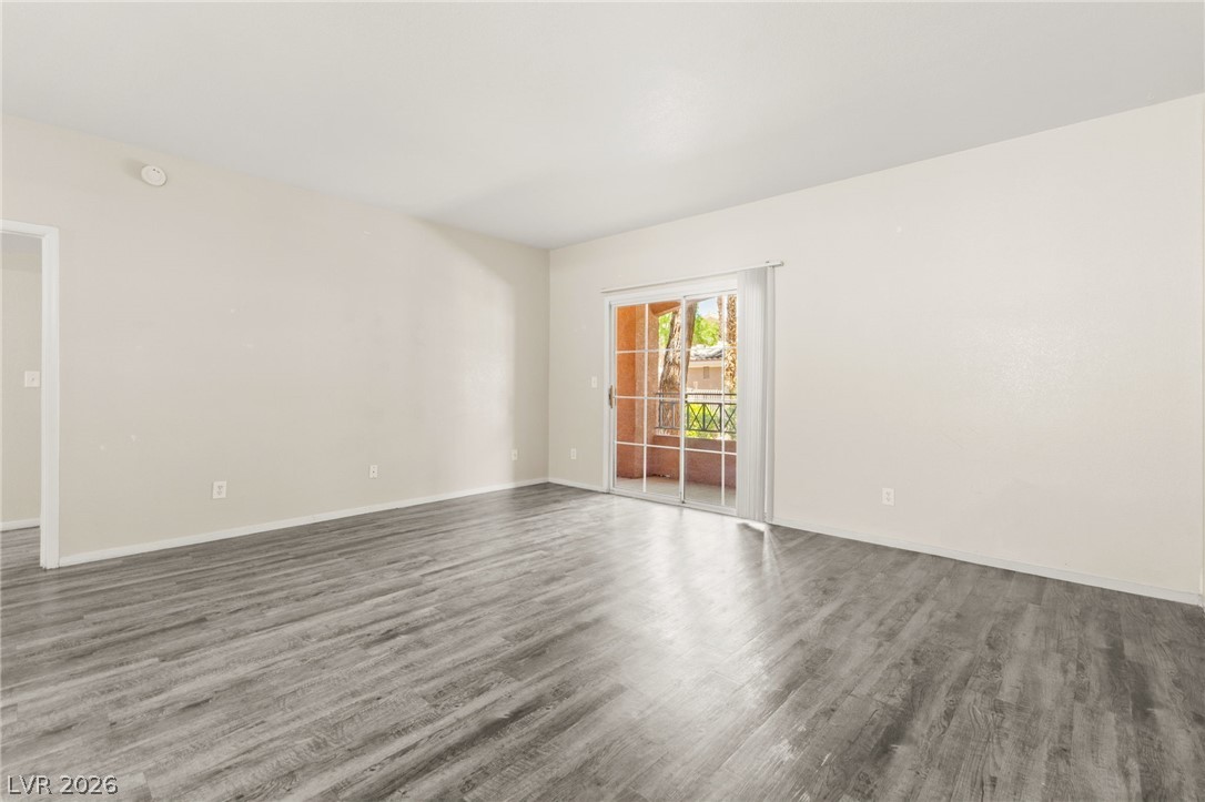 10524 Autumn Pine Avenue 105 Las Vegas NV 89144