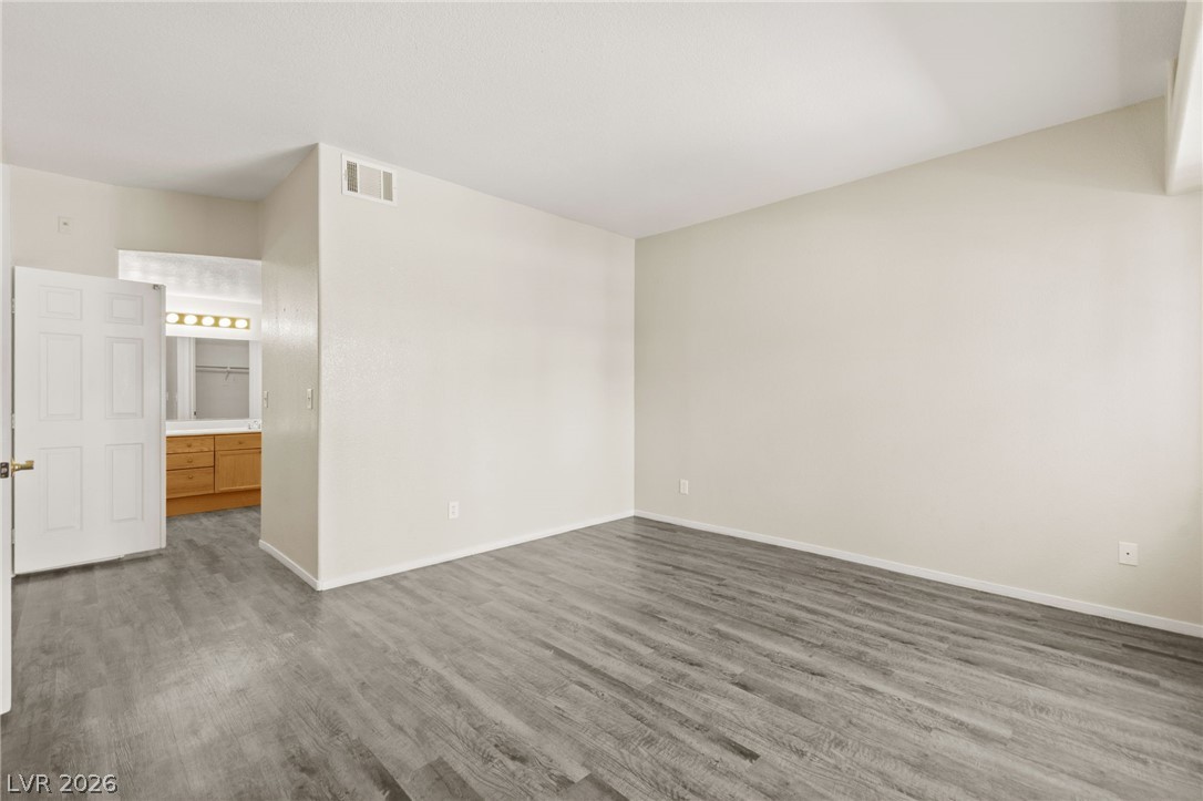 10524 Autumn Pine Avenue 105 Las Vegas NV 89144