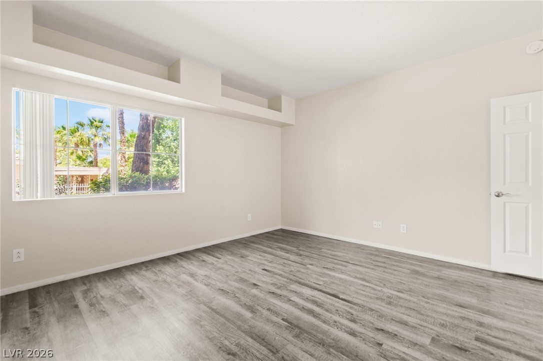 10524 Autumn Pine Avenue 105 Las Vegas NV 89144