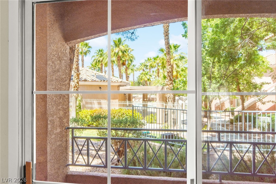 10524 Autumn Pine Avenue 105 Las Vegas NV 89144