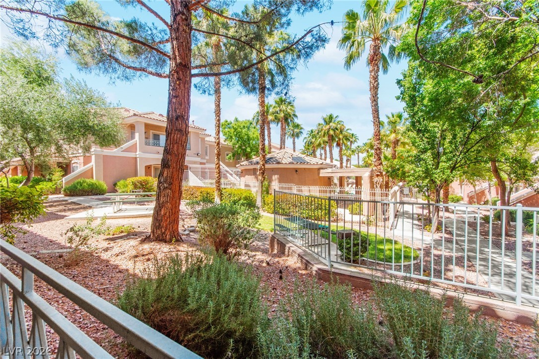 10524 Autumn Pine Avenue 105 Las Vegas NV 89144