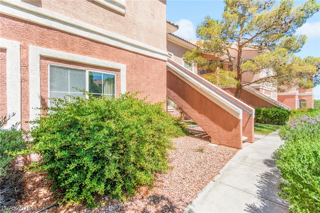 10524 Autumn Pine Avenue 105 Las Vegas NV 89144