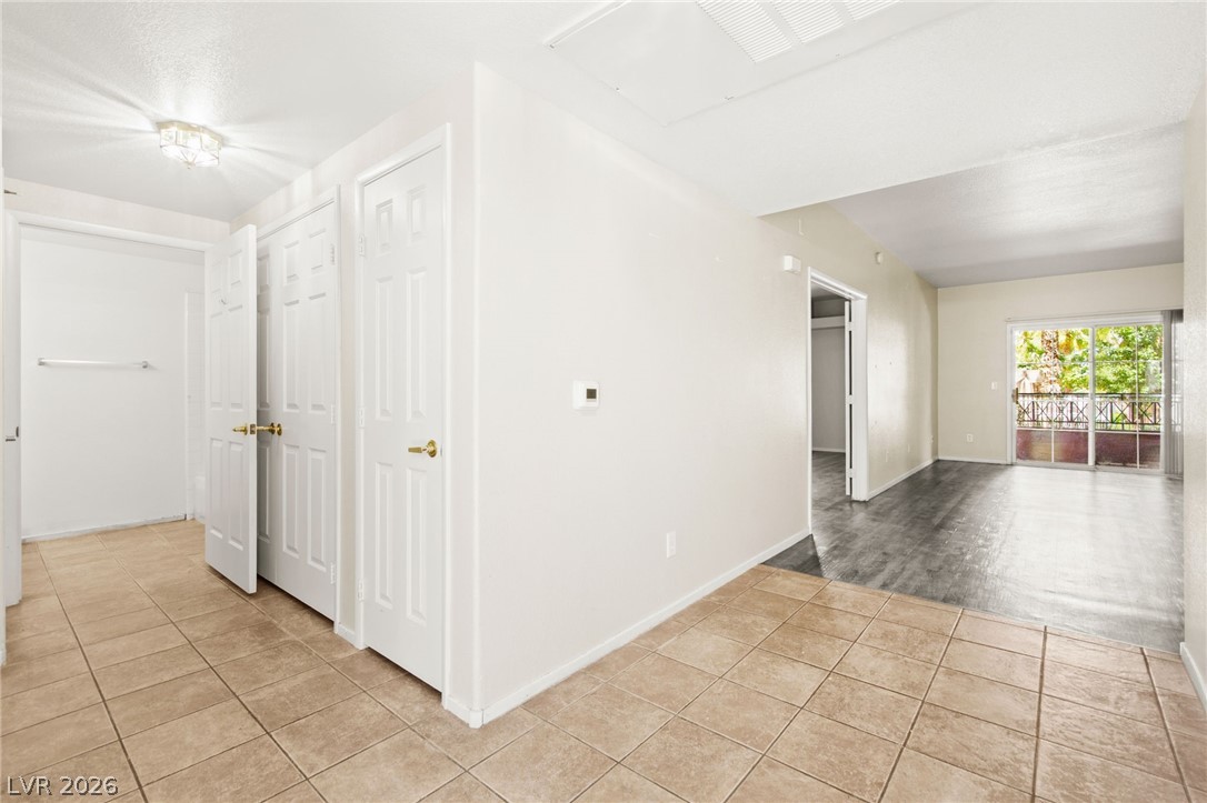 10524 Autumn Pine Avenue 105 Las Vegas NV 89144