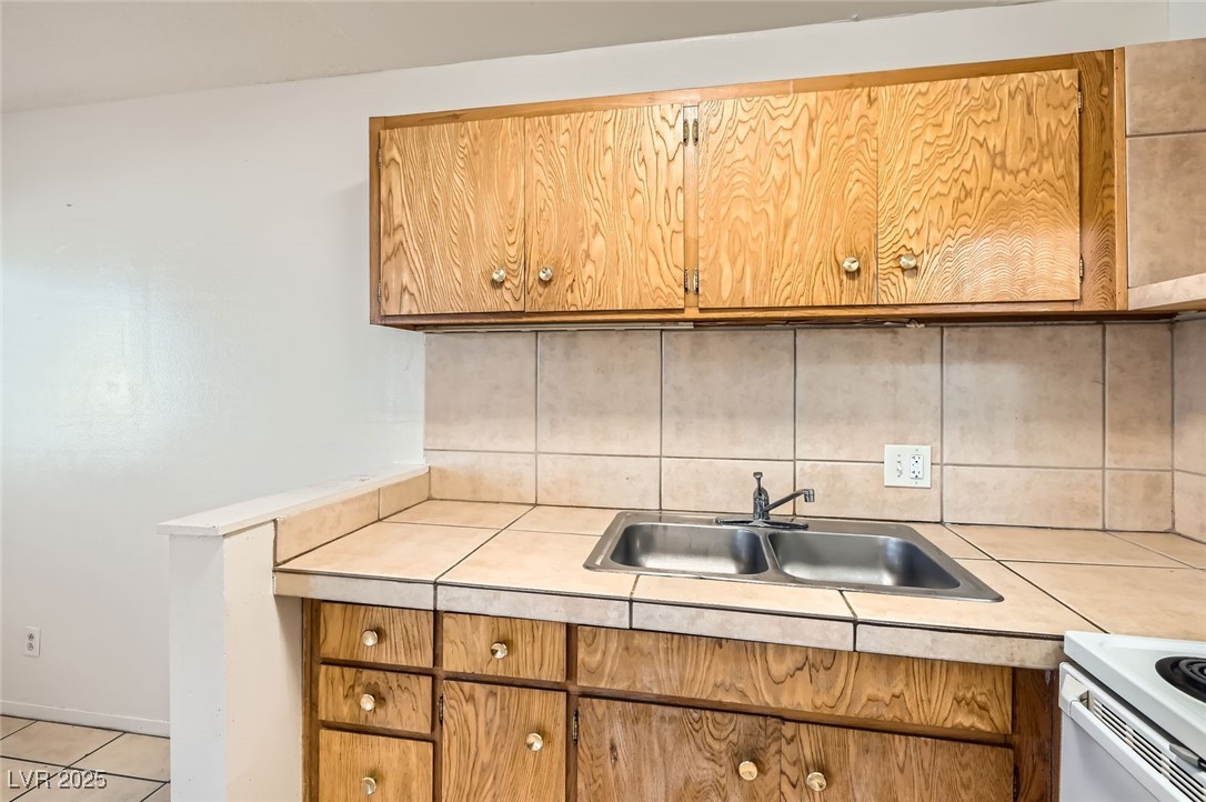 212 Orland Street 19 Las Vegas NV 89107