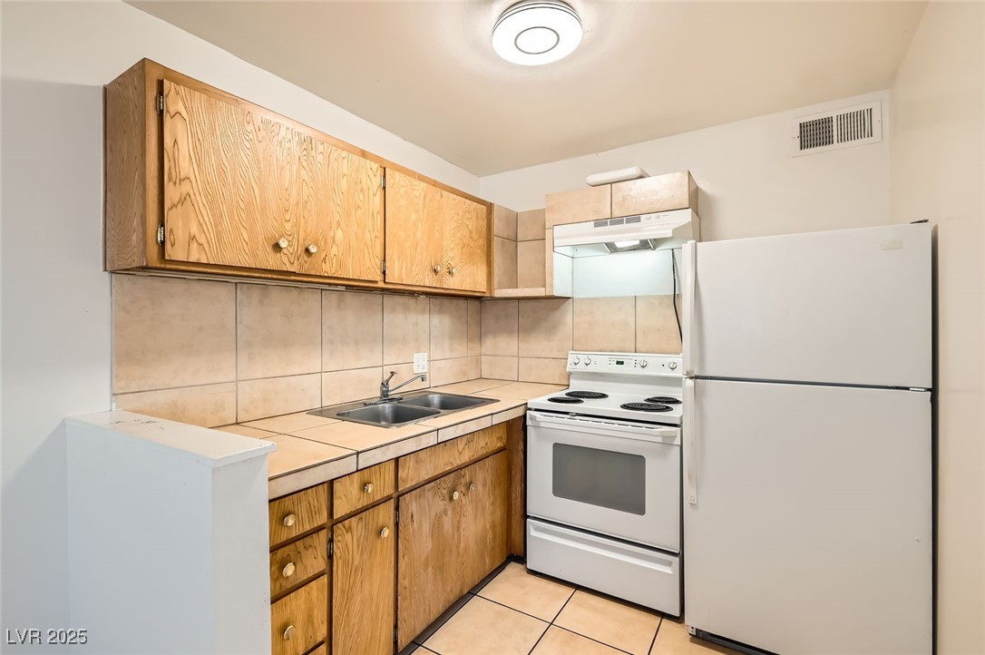 212 Orland Street 19 Las Vegas NV 89107