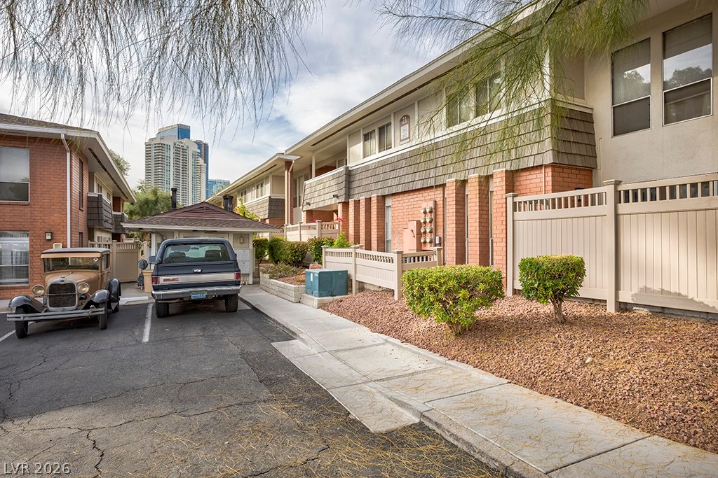650 Oakmont Avenue 2111 Las Vegas NV 89109