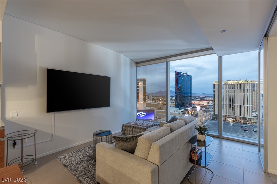 3722 Las Vegas Boulevard 1903 Las Vegas NV 89158