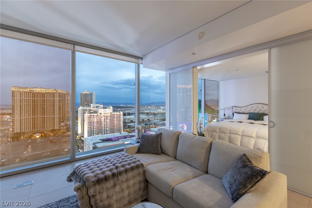 3722 Las Vegas Boulevard 1903 Las Vegas NV 89158