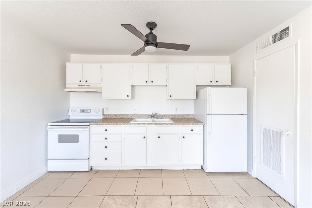 3720 Royal Crest Street 4 & 5 Las Vegas NV 89119