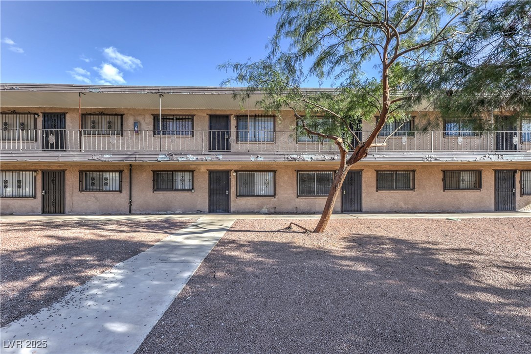 3720 Royal Crest Street 4 & 5 Las Vegas NV 89119