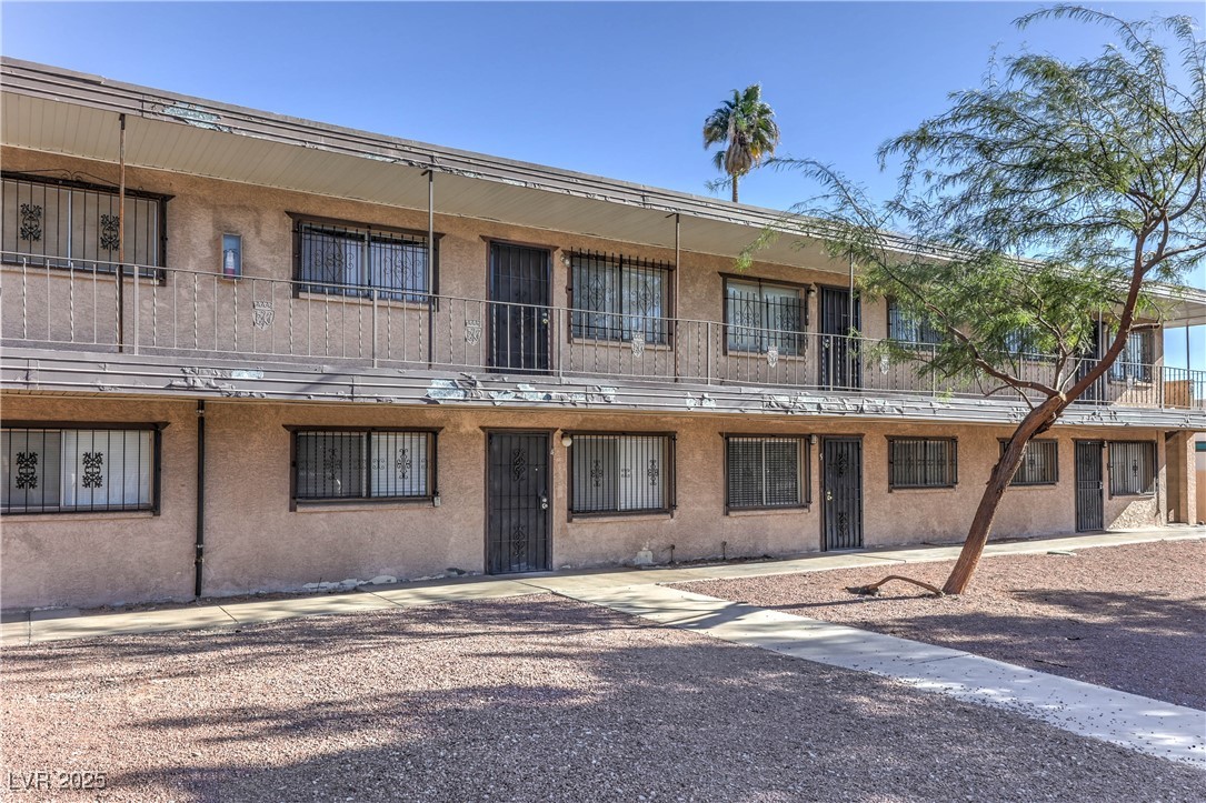 3720 Royal Crest Street 4 & 5 Las Vegas NV 89119