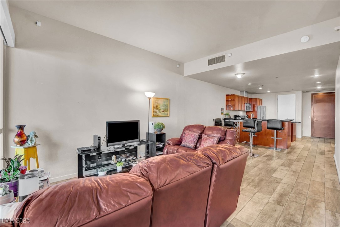 4575 Dean Martin Drive 711 Las Vegas NV 89103