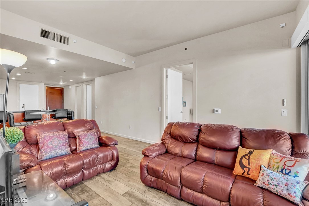 4575 Dean Martin Drive 711 Las Vegas NV 89103