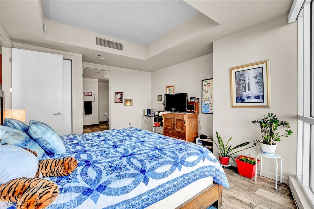 4575 Dean Martin Drive 711 Las Vegas NV 89103