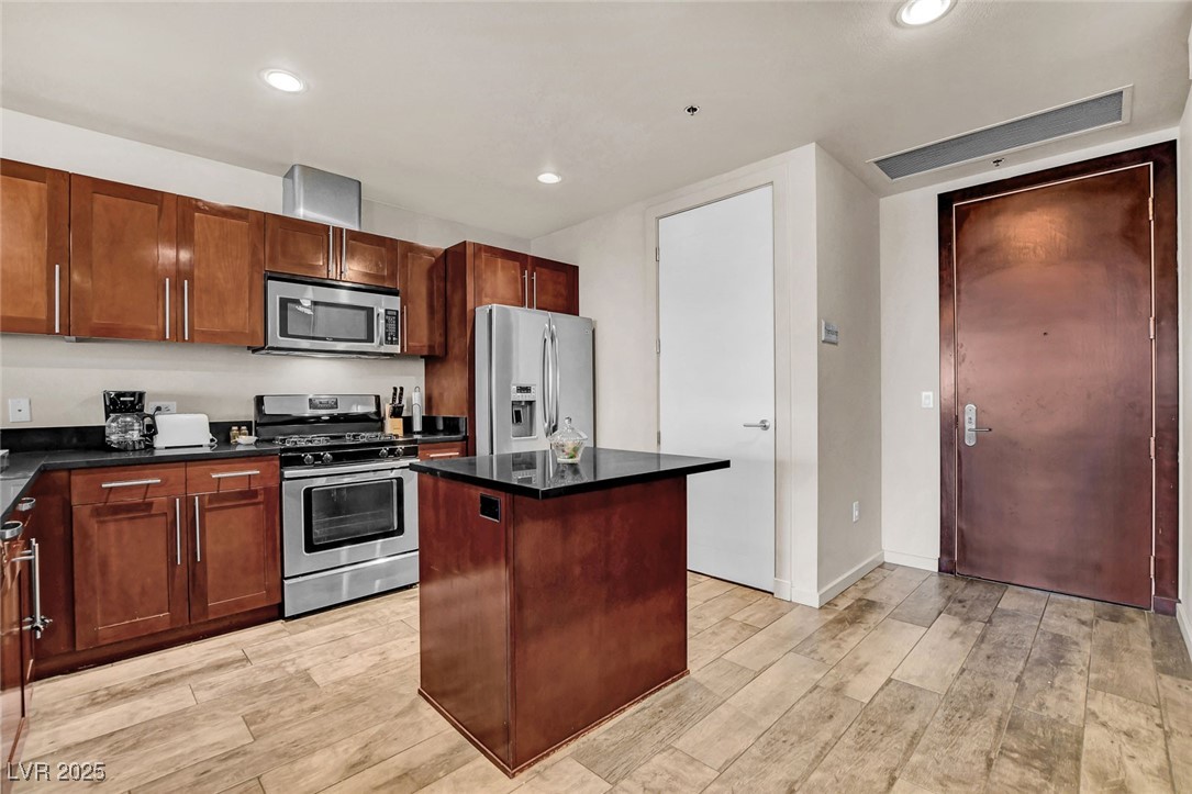 4575 Dean Martin Drive 711 Las Vegas NV 89103