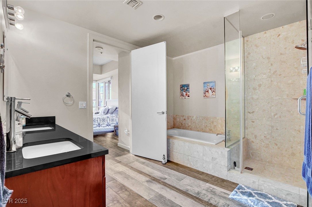 4575 Dean Martin Drive 711 Las Vegas NV 89103