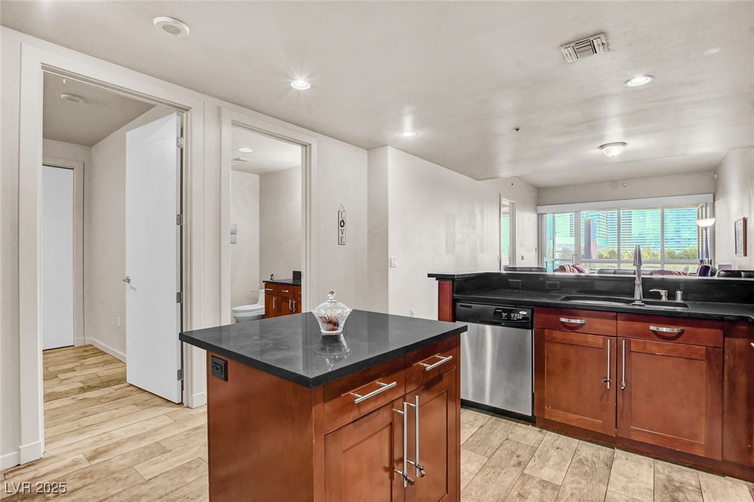 4575 Dean Martin Drive 711 Las Vegas NV 89103