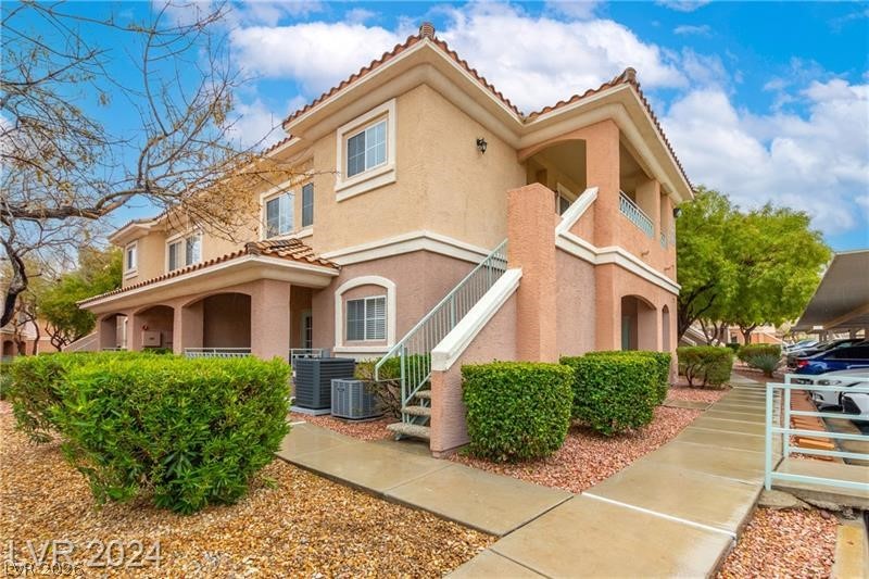 352 Amber Pine Street 201 Las Vegas NV 89144