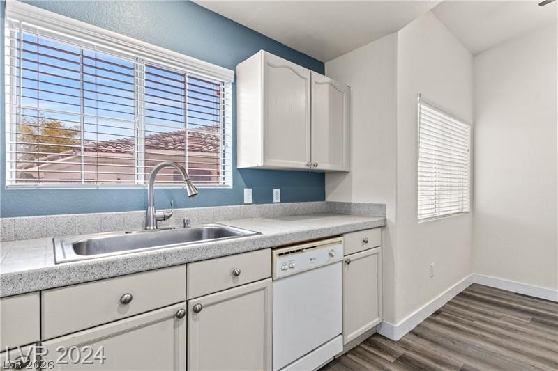 352 Amber Pine Street 201 Las Vegas NV 89144