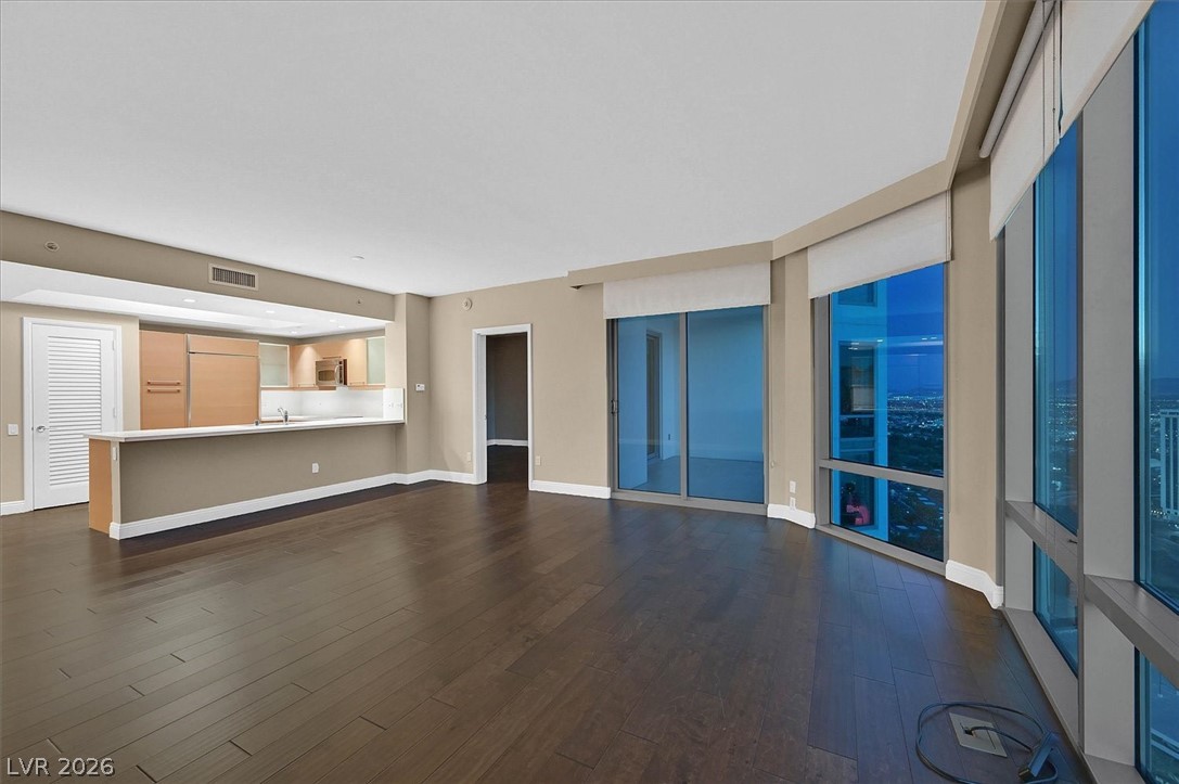 222 Karen Avenue 3802 Las Vegas NV 89109