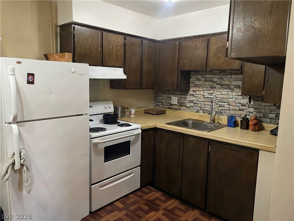 585 South Royal Crest Circle 3 Las Vegas NV 89169