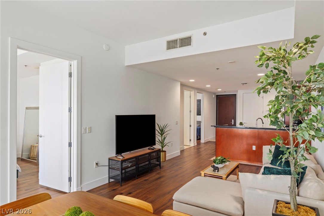 4525 Dean Martin Drive 2505 Las Vegas NV 89103