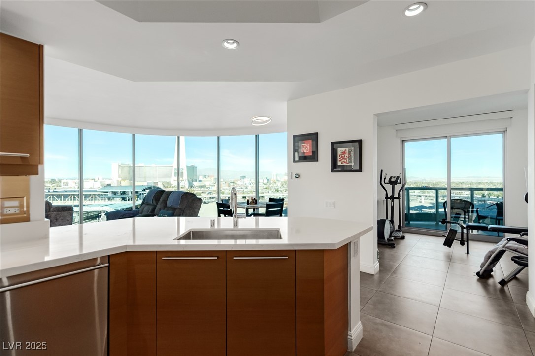 222 Karen Avenue 708 Las Vegas NV 89109