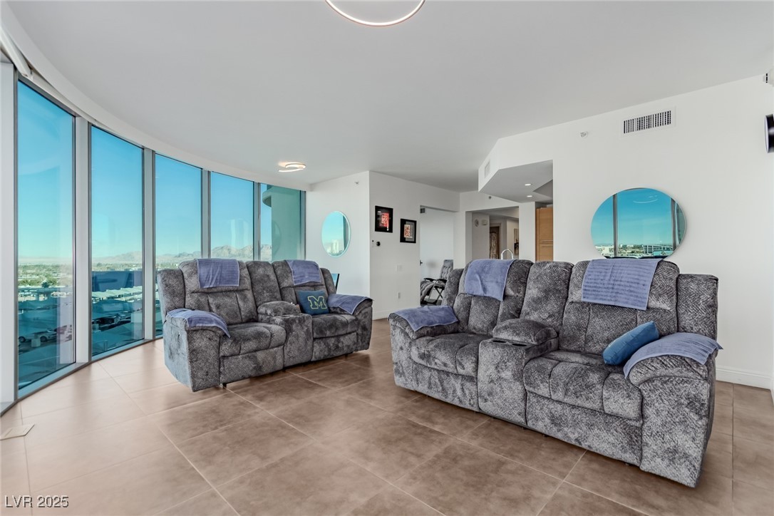 222 Karen Avenue 708 Las Vegas NV 89109