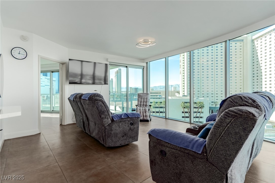 222 Karen Avenue 708 Las Vegas NV 89109
