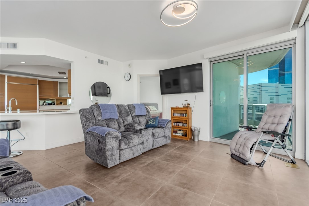 222 Karen Avenue 708 Las Vegas NV 89109