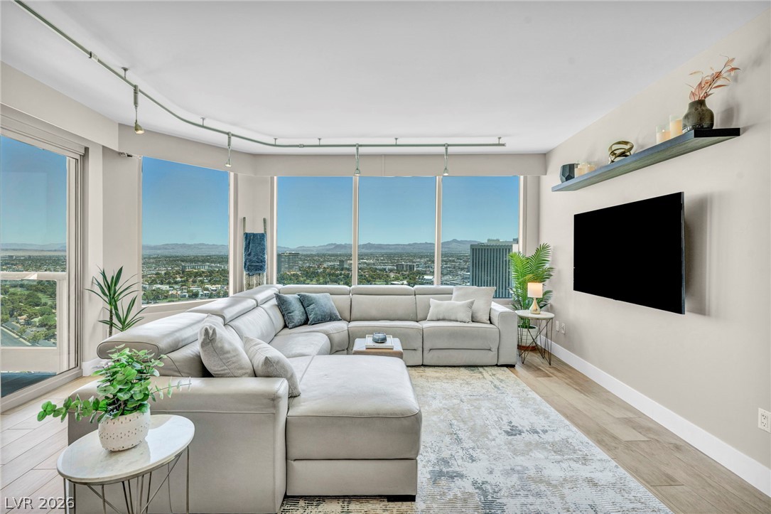 322 Karen Avenue 2902 Las Vegas NV 89109