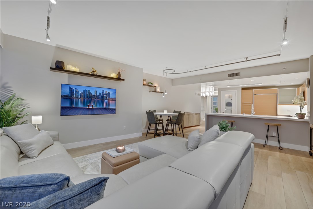 322 Karen Avenue 2902 Las Vegas NV 89109