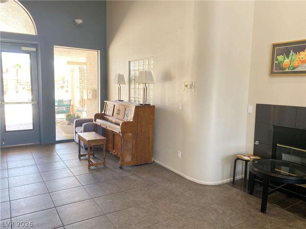 7912 Foxwood Place 102 Las Vegas NV 89145
