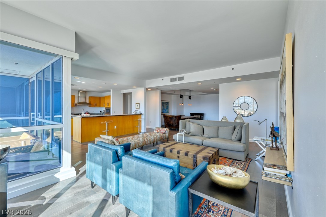 4525 Dean Martin Drive 2806 Las Vegas NV 89103