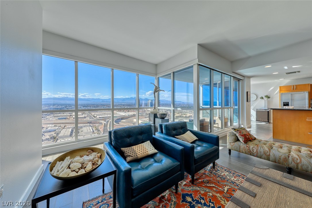 4525 Dean Martin Drive 2806 Las Vegas NV 89103