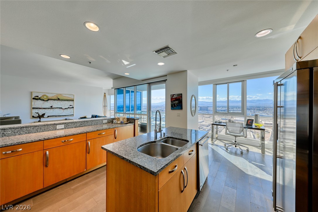 4525 Dean Martin Drive 2806 Las Vegas NV 89103