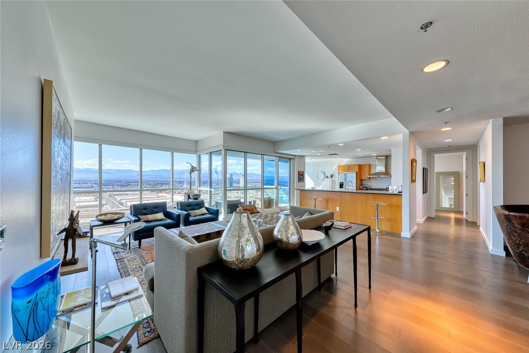 4525 Dean Martin Drive 2806 Las Vegas NV 89103