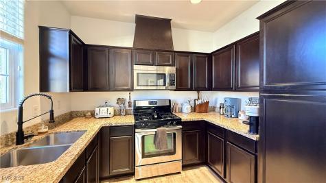 1866 Via Delle Arti 2101 Henderson NV 89044