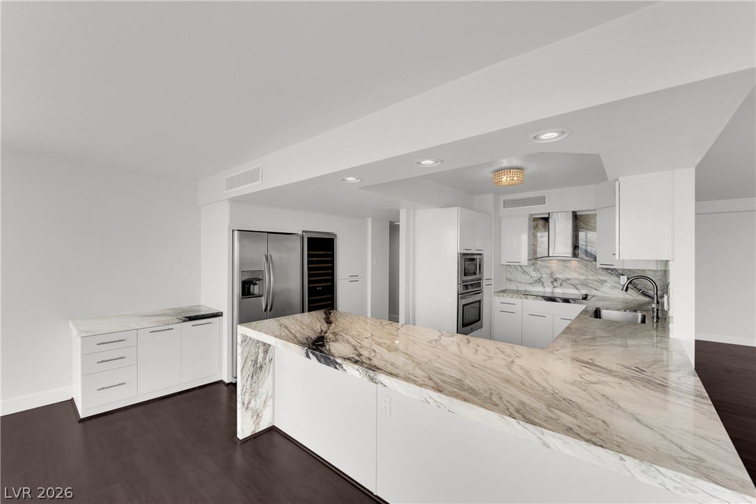 3111 Bel Air Drive 18f Las Vegas NV 89109