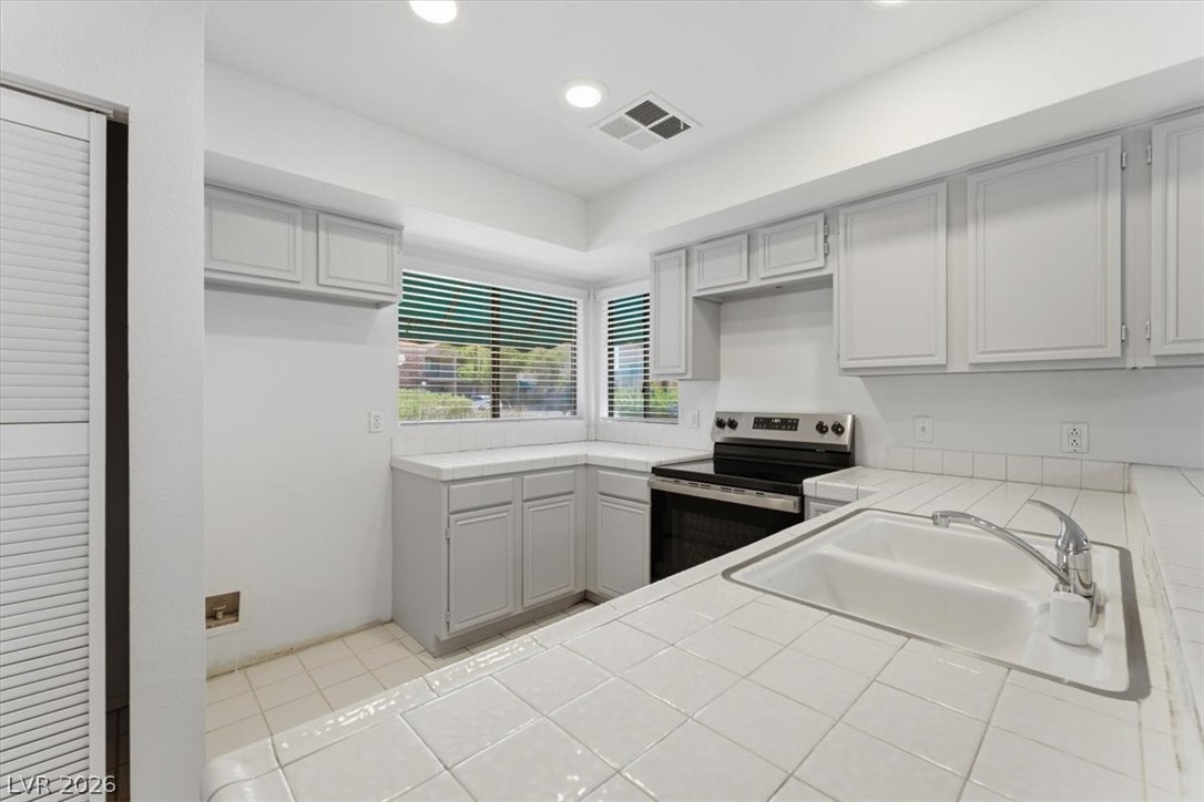2220 Pine Breeze Lane 102 Las Vegas NV 89119