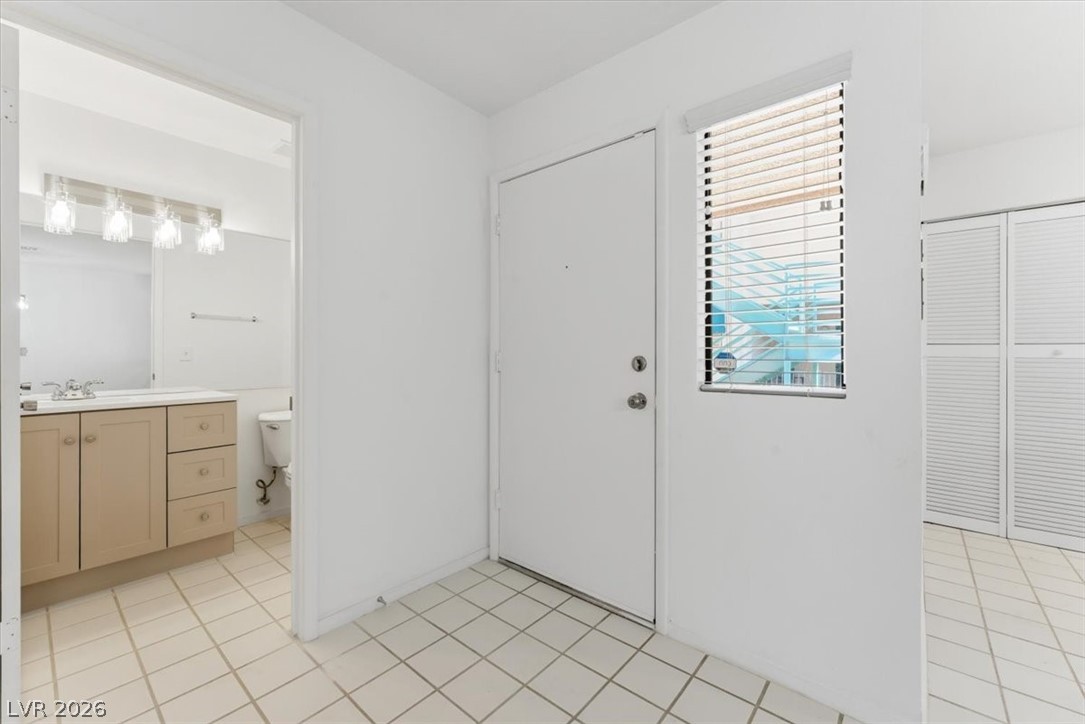 2220 Pine Breeze Lane 102 Las Vegas NV 89119