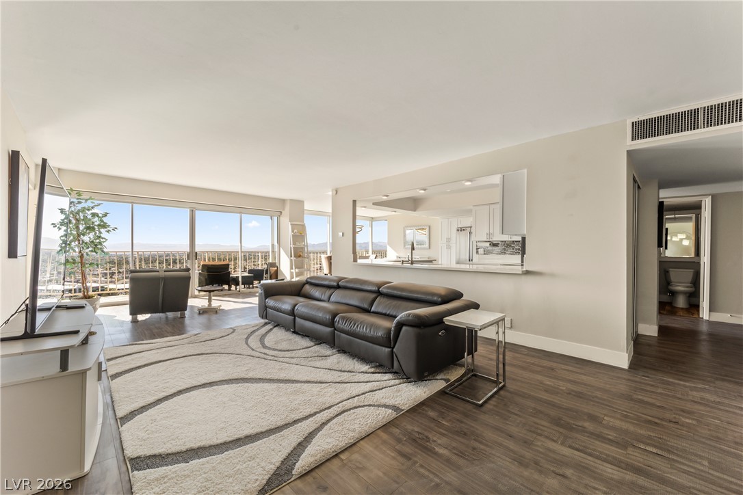 3111 Bel Air Drive 21f Las Vegas NV 89109