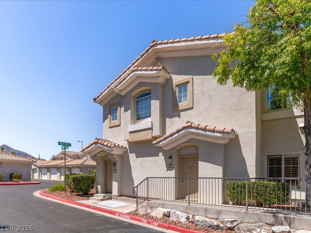 1500 Ruby Cliffs Lane 103 Las Vegas NV 89144