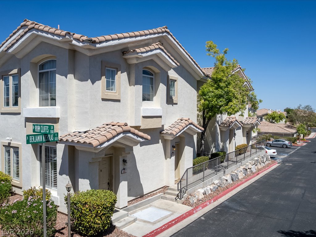 1500 Ruby Cliffs Lane 103 Las Vegas NV 89144