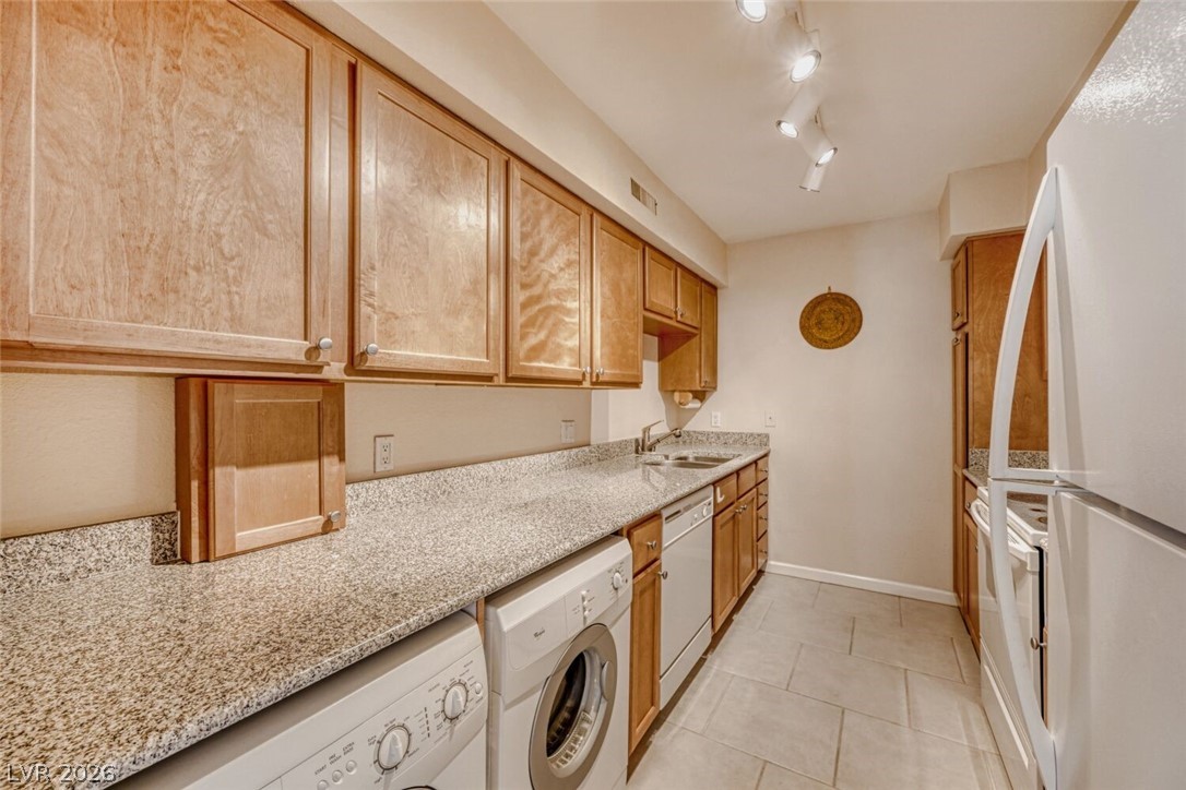 668 Oakmont Avenue 1706 Las Vegas NV 89109